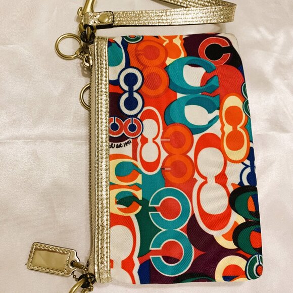Coach Poppy Wristlet - Picture 12 of 15